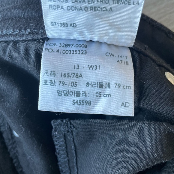 Denizen from Levi’s cropped jeans - Picture 7 of 9